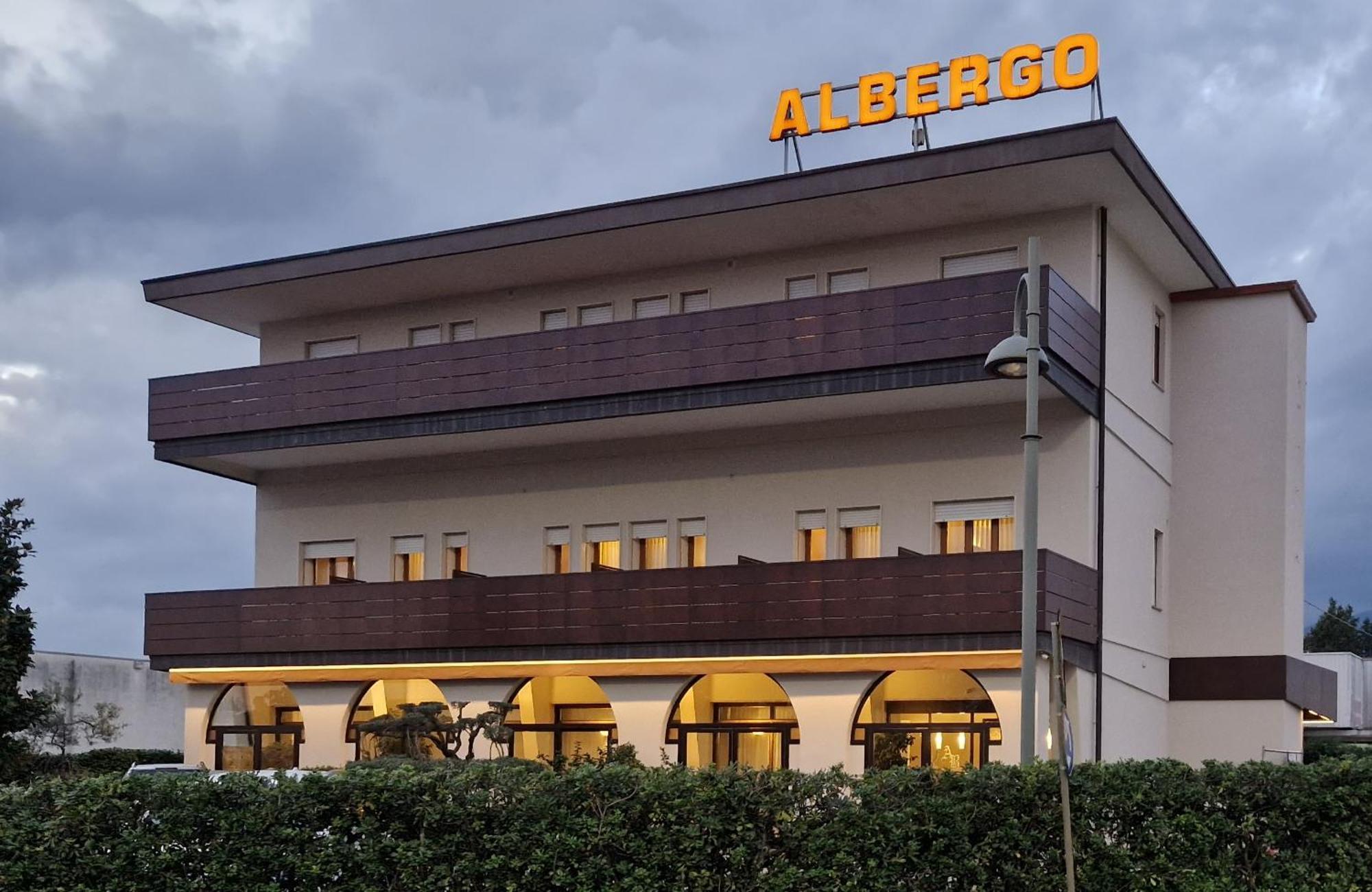 Albergo Ristorante Belvedere Thiene Exterior foto